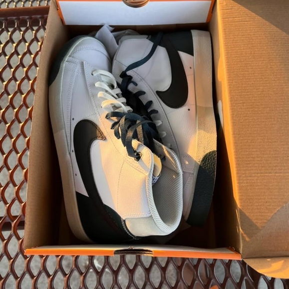 Nike Blazzer Mid '77 PRM - Picture 1 of 3